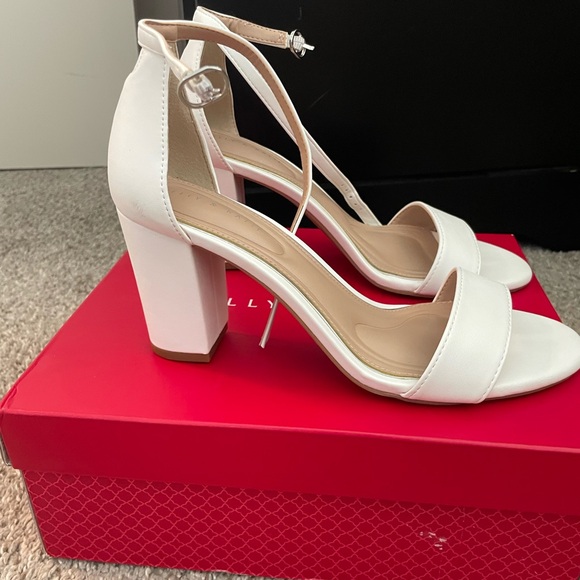 Kelly & Katie White Block Heels - never worn - Picture 1 of 3